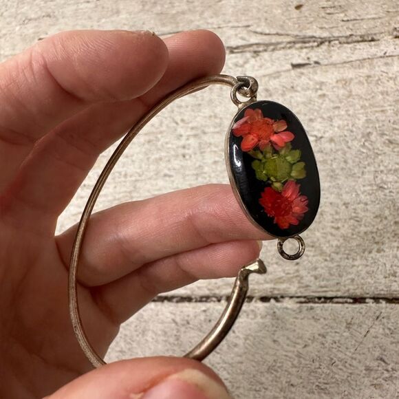 Vintage Mexican Alpaca Silver Pressed Flower Bangle Bracelet - Picture 6 of 8